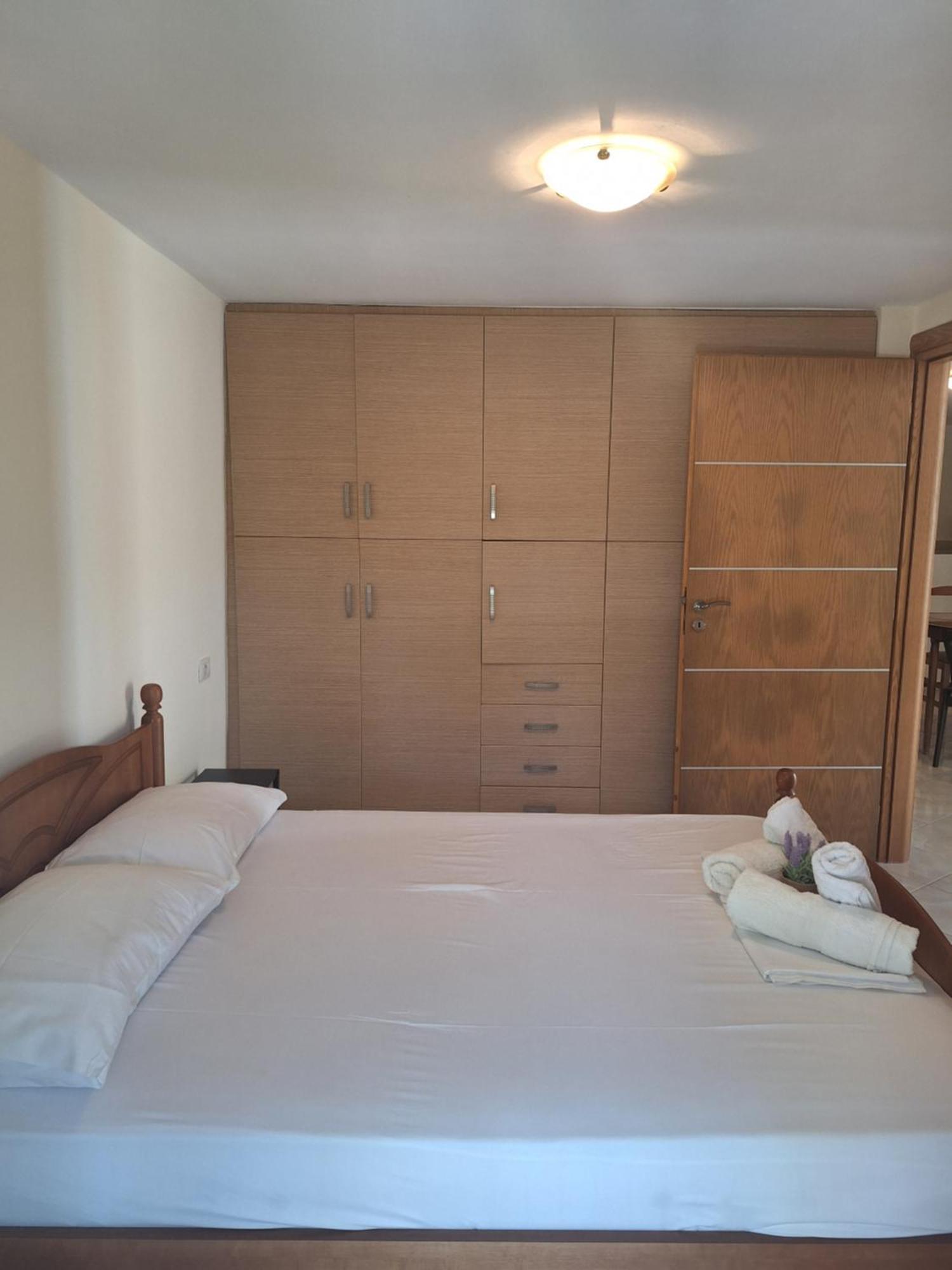 Lucas Apartments Химара Экстерьер фото