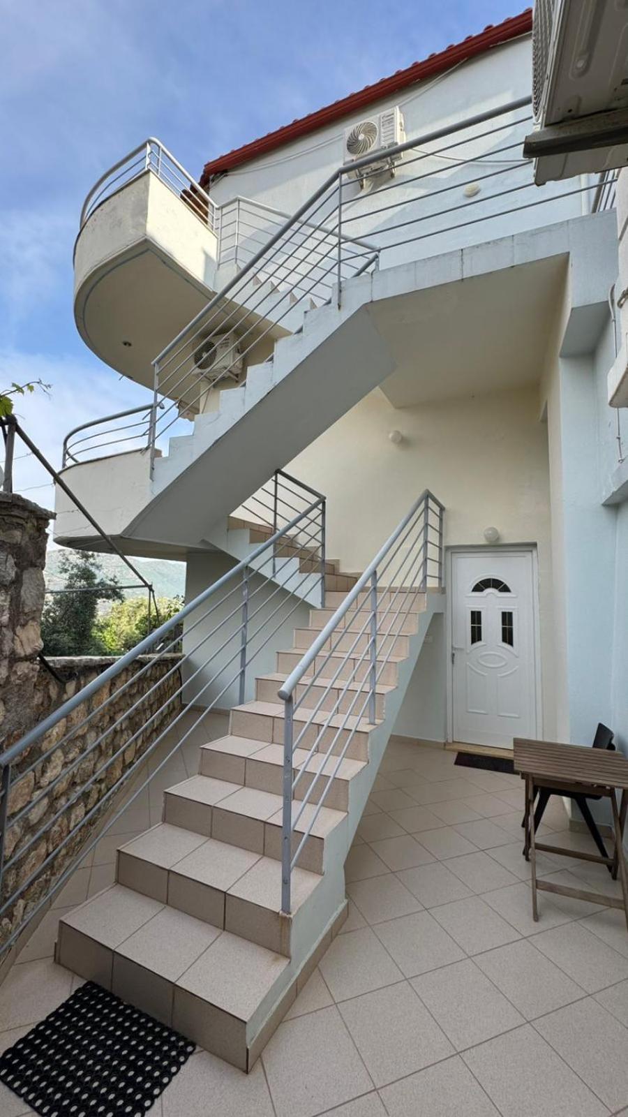 Lucas Apartments Химара Экстерьер фото
